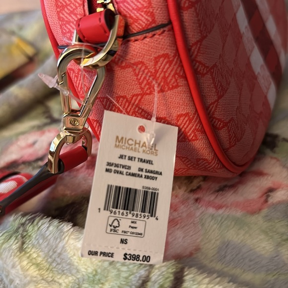 NWT Michael Kors Jet Set Travel
Oval Camera Crossbody Bag *Sangria* - Picture 5 of 5